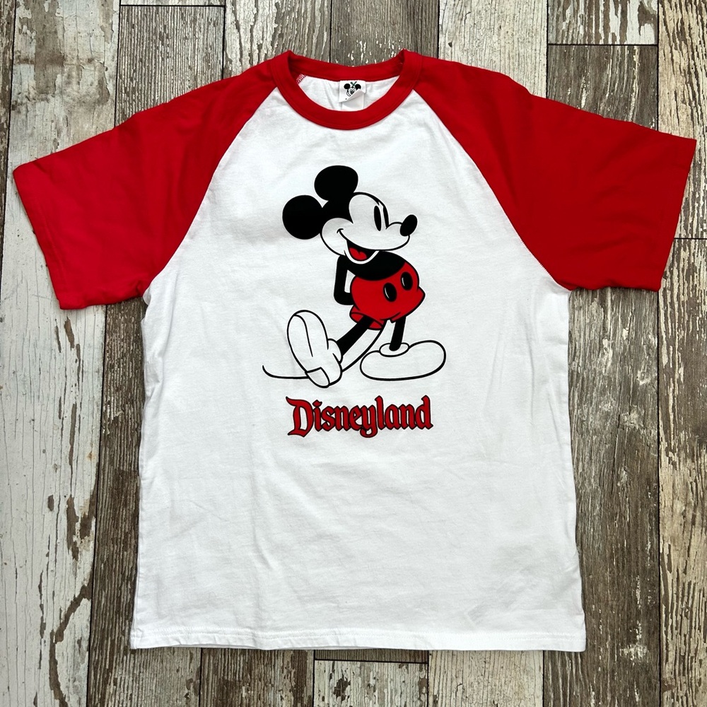 Genuine Disney store - 100% organic cotton Mickey Mouse raglan T-shirt (Small)